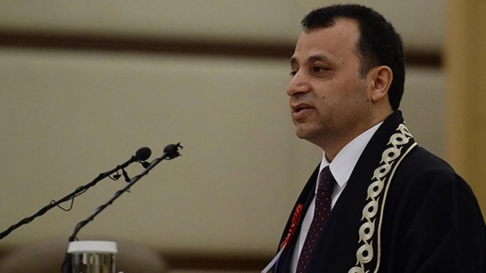 AYM Başkanı Arslan'dan yargıya sert uyarı: Uzaktan kumandalı yargıç olmaz